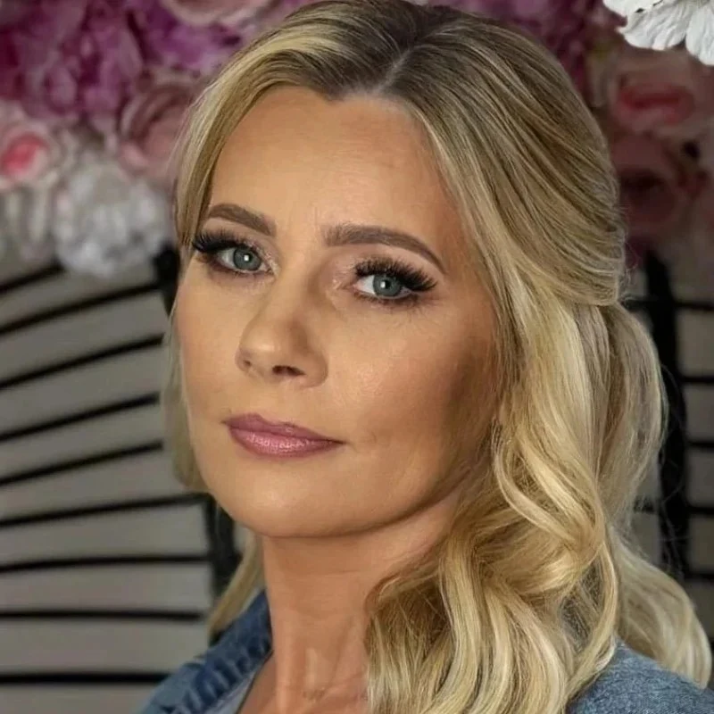 Joanna Graban — Sales Specialist
